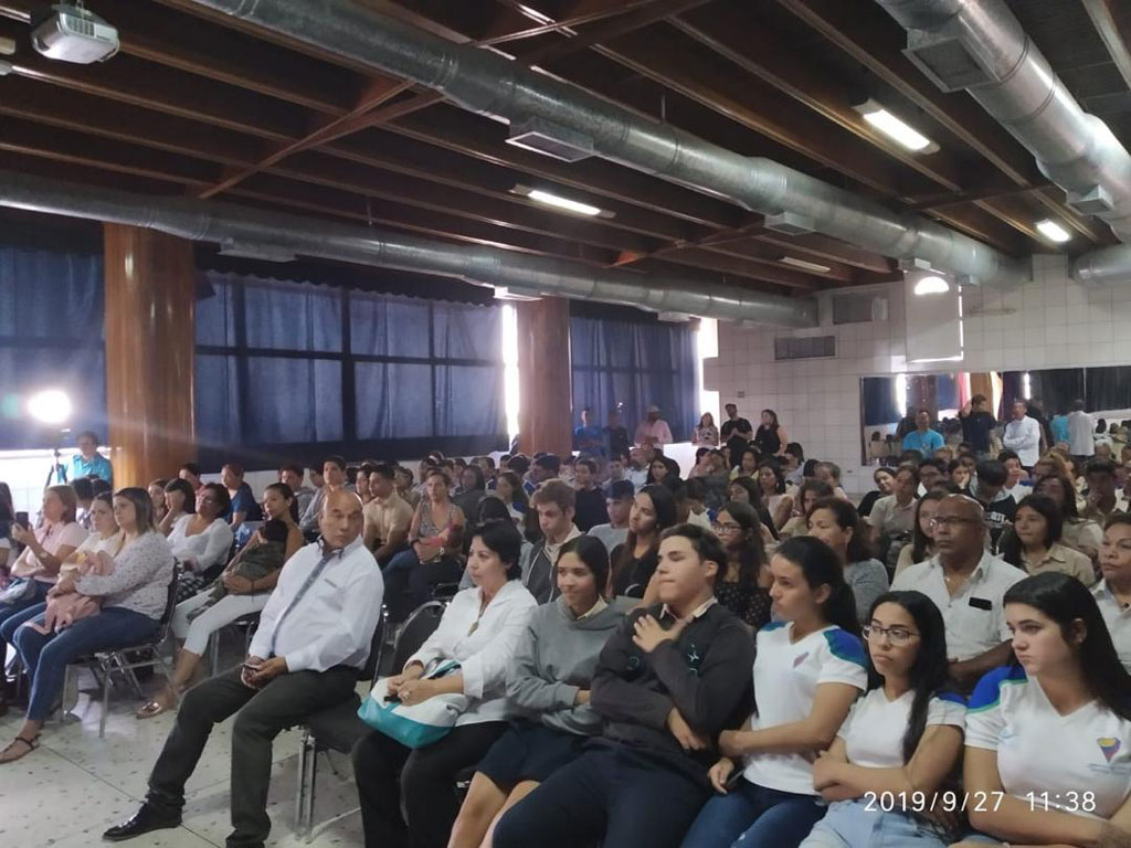 Participants gathered at Colegio Santa Rosa during the launch of the POP Movement in Venezuela